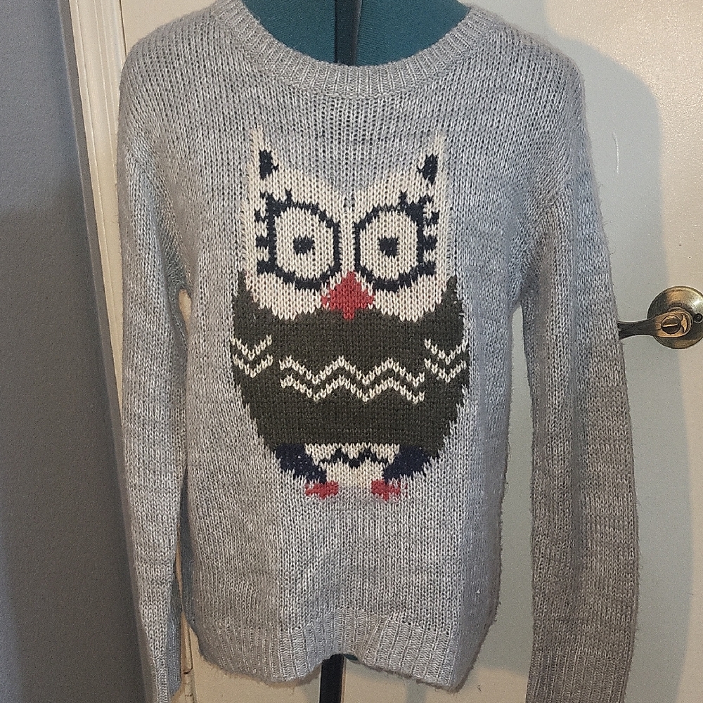 Rewind Gray Owl Design Sweater